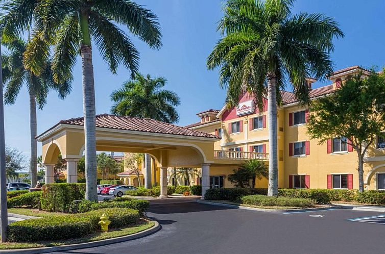 Hawthorn Suites by Wyndham Naples