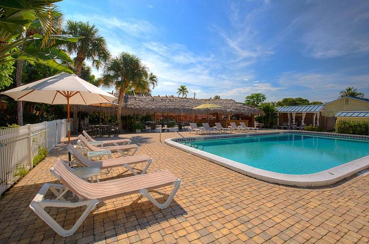 Naples Garden Inn