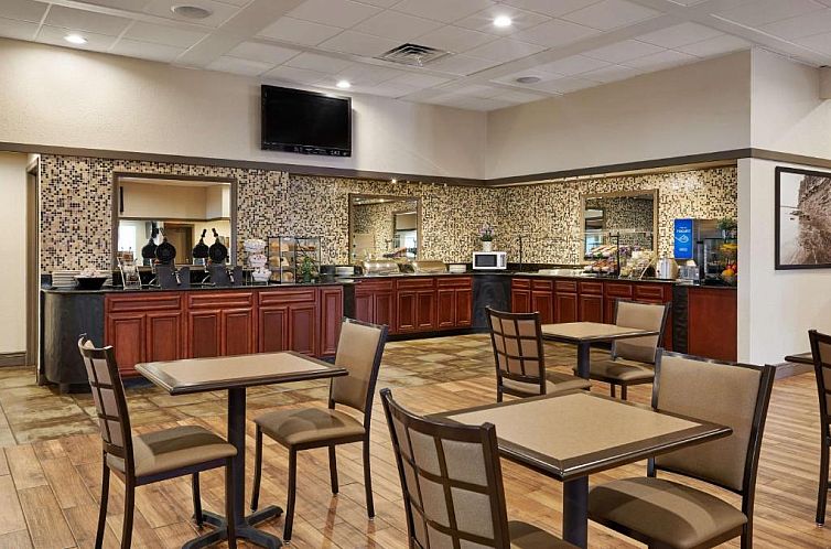 Best Western Plus Milwaukee Airport Hotel & Conference Cente