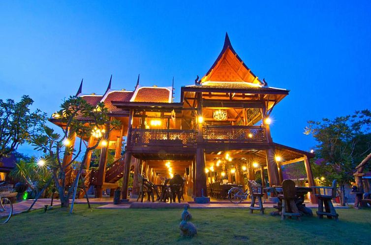 Bueng Bua Thong Resort