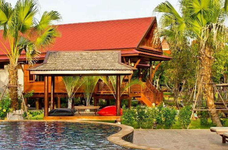 Bueng Bua Thong Resort