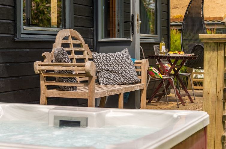 Vakantiehuis Chestnut Hot Tub Lodge