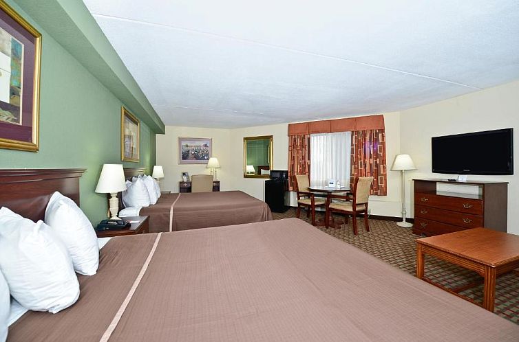 Howard Johnson by Wyndham Newark Airport