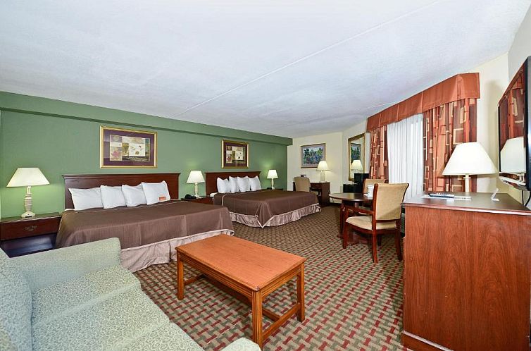 Howard Johnson by Wyndham Newark Airport