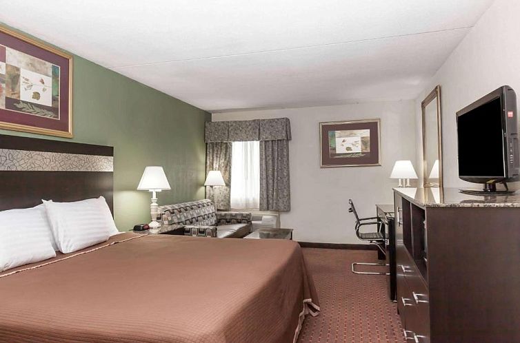 Howard Johnson by Wyndham Newark Airport