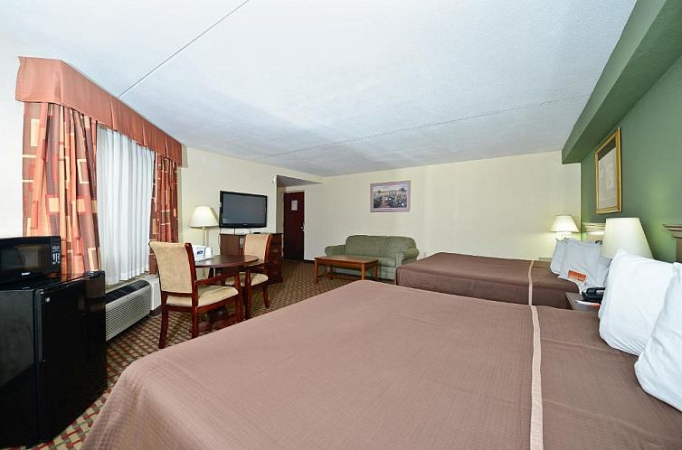 Howard Johnson by Wyndham Newark Airport