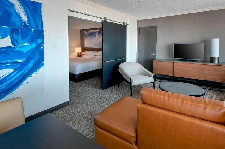 Newark Liberty International Airport Marriott