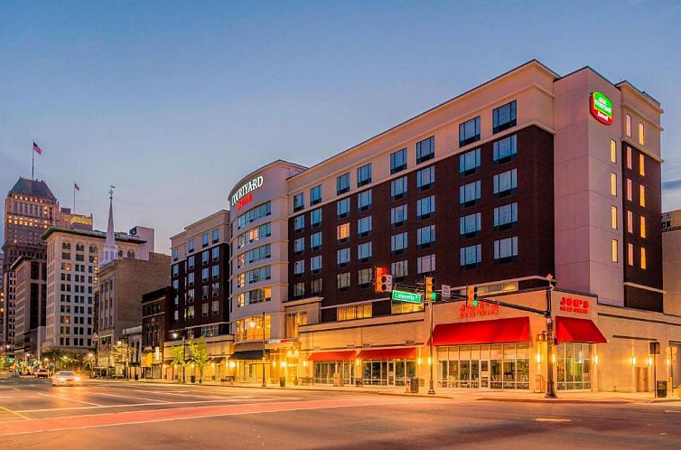 Courtyard by Marriott Newark Downtown