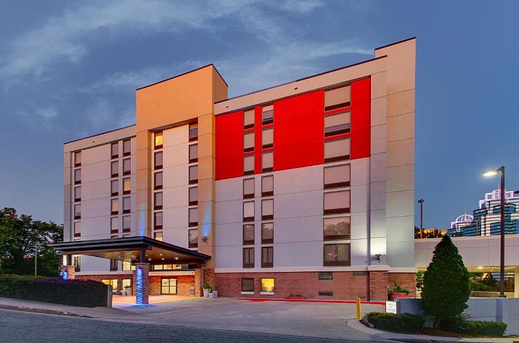 Holiday Inn Express & Suites Atlanta Perimeter Mall Hotel, a