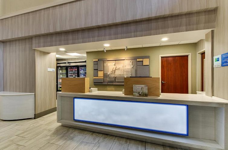 Holiday Inn Express & Suites Atlanta Perimeter Mall Hotel, a