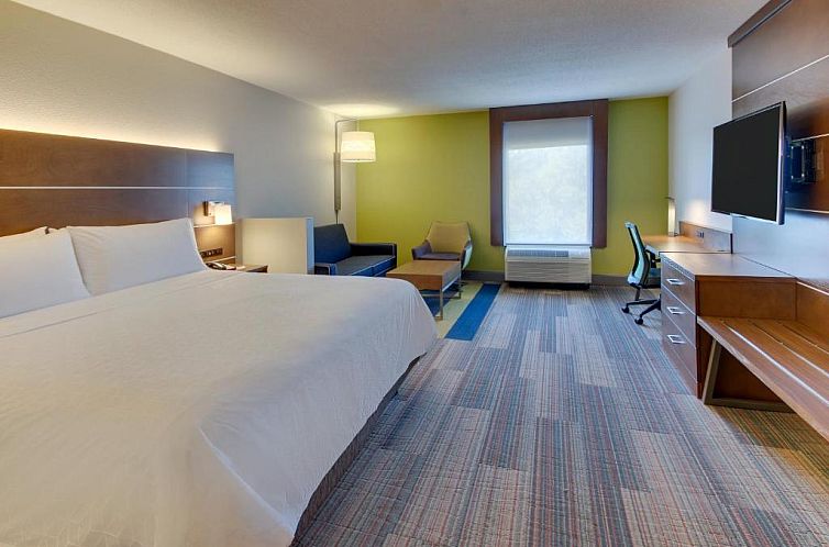 Holiday Inn Express & Suites Atlanta Perimeter Mall Hotel, a