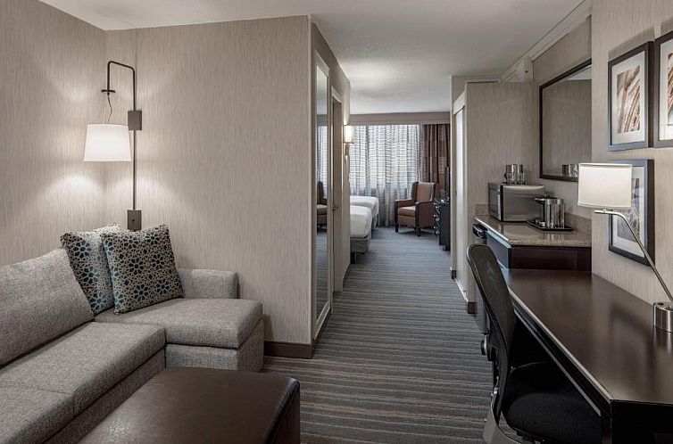 DoubleTree Suites by Hilton Minneapolis