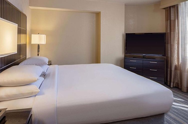 DoubleTree Suites by Hilton Minneapolis