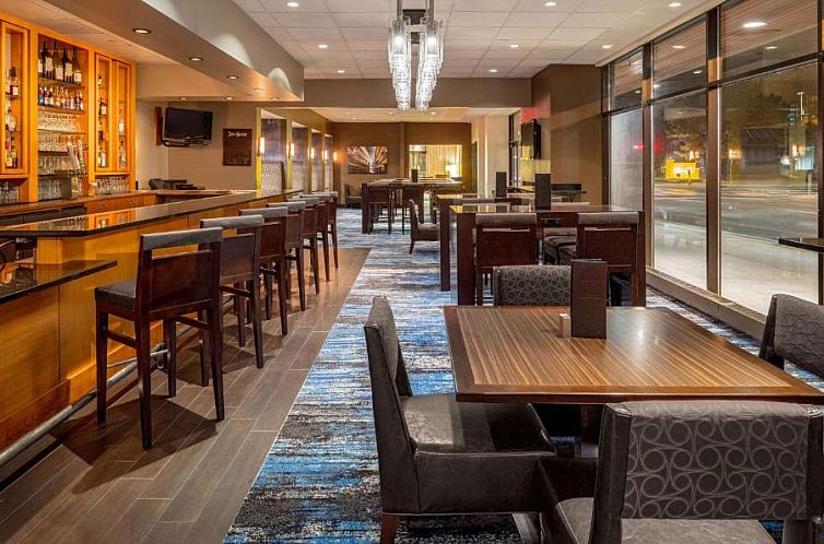 DoubleTree Suites by Hilton Minneapolis