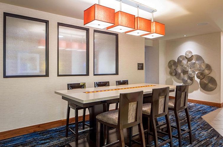 DoubleTree Suites by Hilton Minneapolis