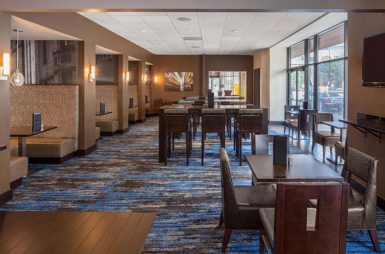 DoubleTree Suites by Hilton Minneapolis