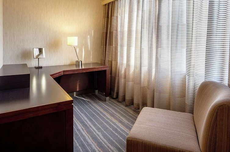 DoubleTree Suites by Hilton Minneapolis