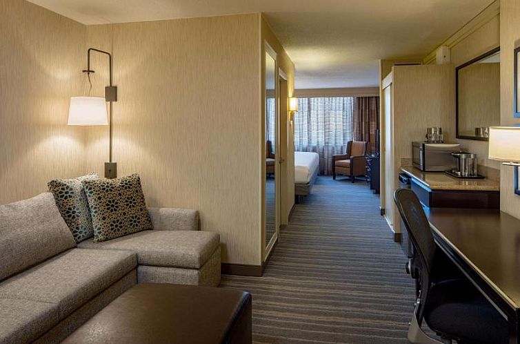 DoubleTree Suites by Hilton Minneapolis