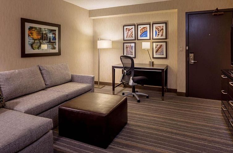 DoubleTree Suites by Hilton Minneapolis