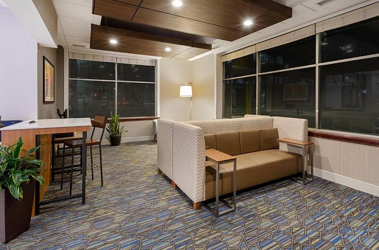 Holiday Inn Express Hotel & Suites Minneapolis-Downtown Conv