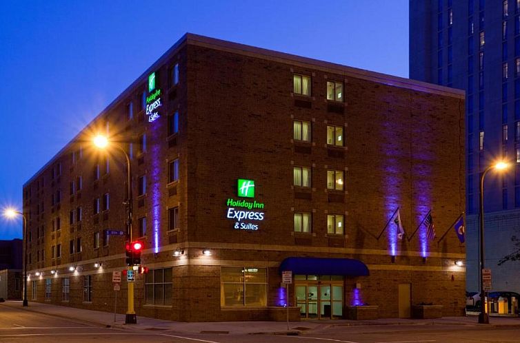 Holiday Inn Express Hotel & Suites Minneapolis-Downtown Conv