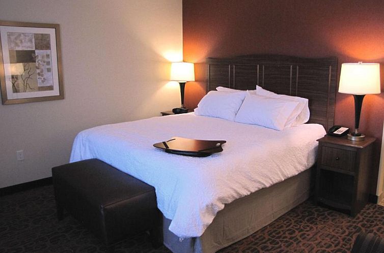 Hampton Inn & Suites Jamestown