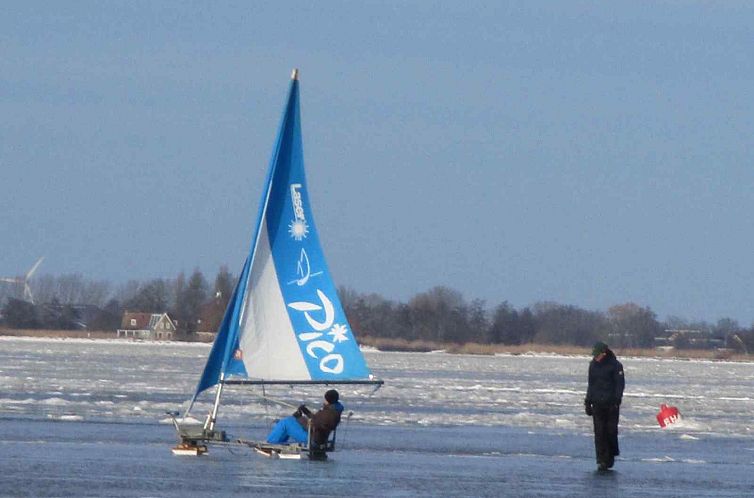 Heerlijk 6 persoons vakantiehuis aan het water in Friesland