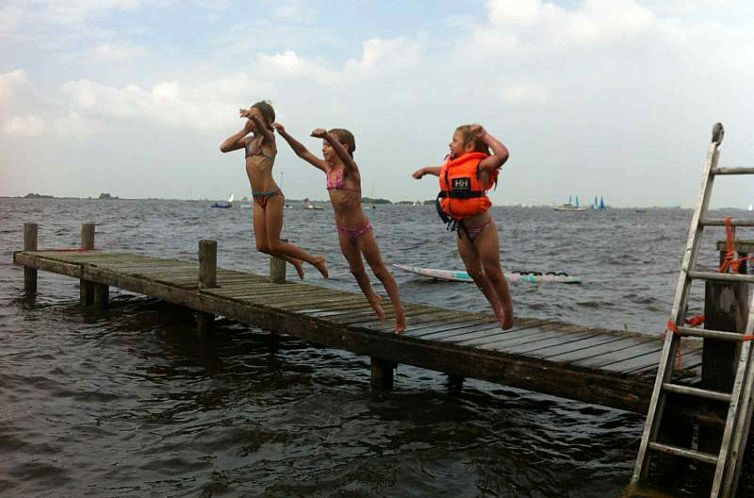 Heerlijk 6 persoons vakantiehuis aan het water in Friesland