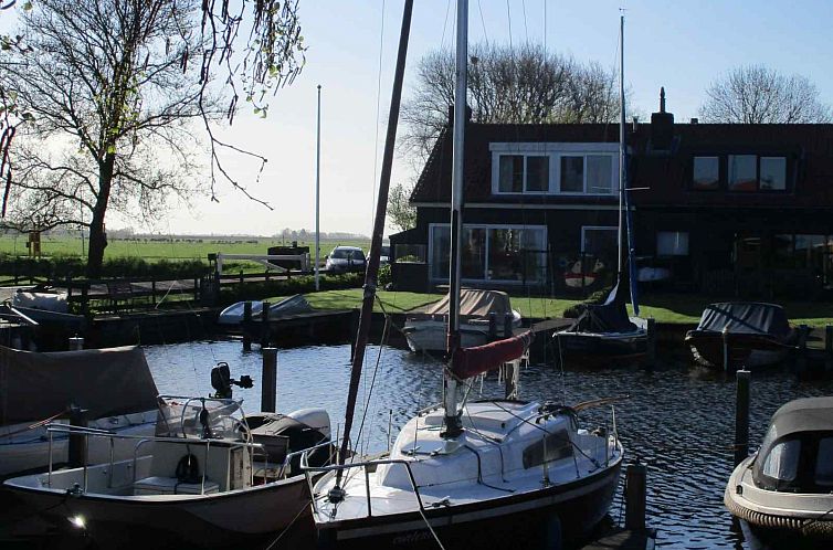 Heerlijk 6 persoons vakantiehuis aan het water in Friesland