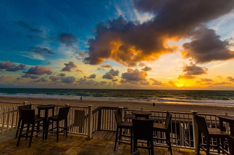 Sun Tower Hotel & Suites on the Beach