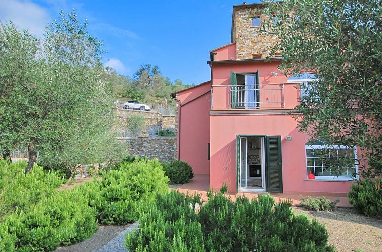 Geschakelde woning in Ligurië, Italië