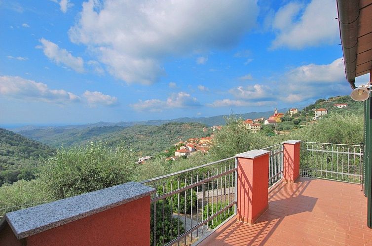 Geschakelde woning in Ligurië, Italië