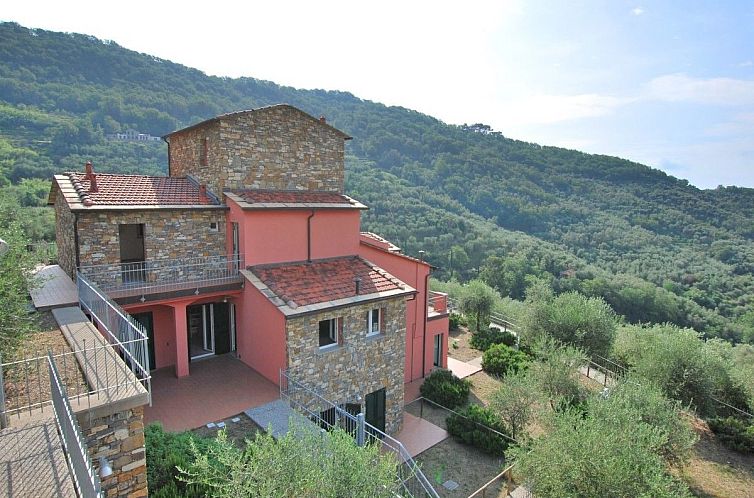 Geschakelde woning in Ligurië, Italië