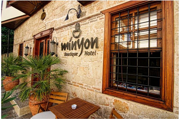 Minyon Hotel