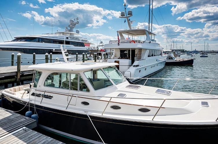 The Newport Harbor Hotel & Marina