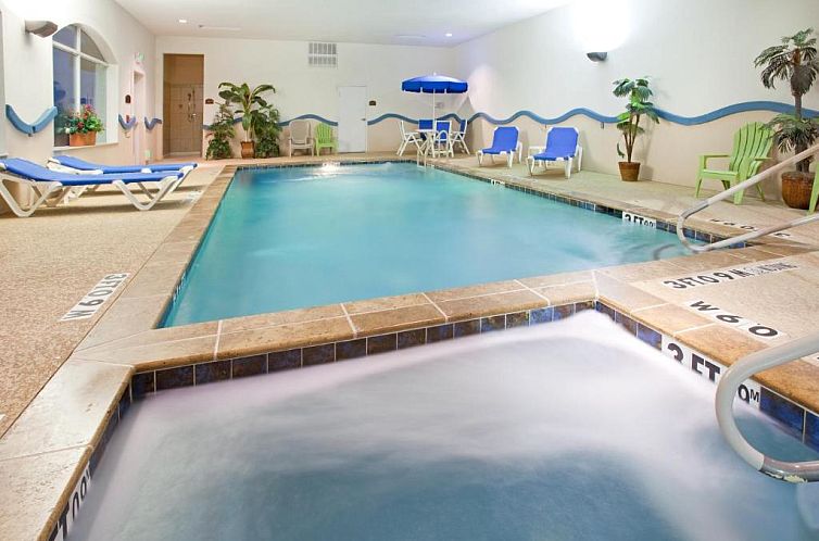 Holiday Inn Express & Suites Fort Worth - Fossil Creek, an I