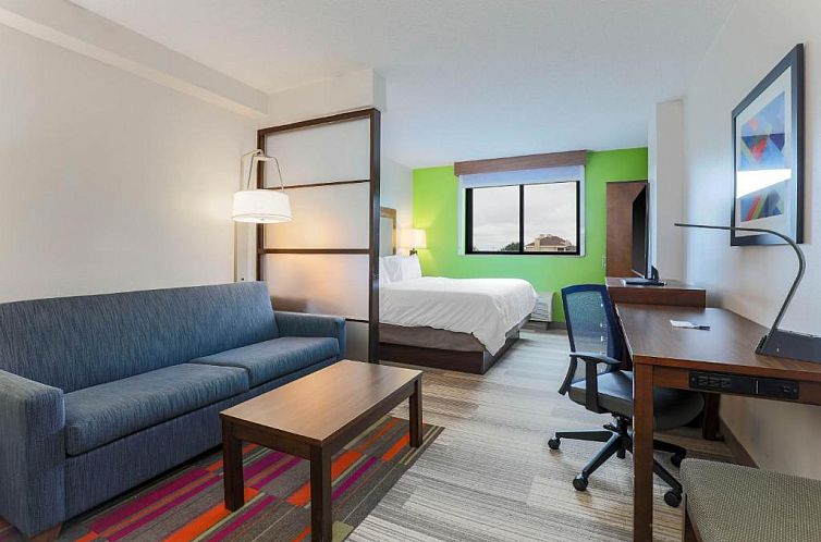 Holiday Inn Express Hotel & Suites Fort Worth Downtown, an I