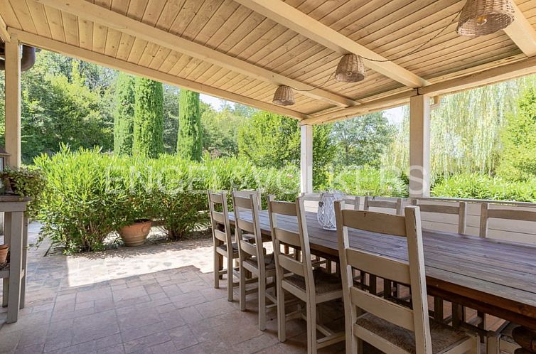 Geschakelde woning in Toscane, Italië