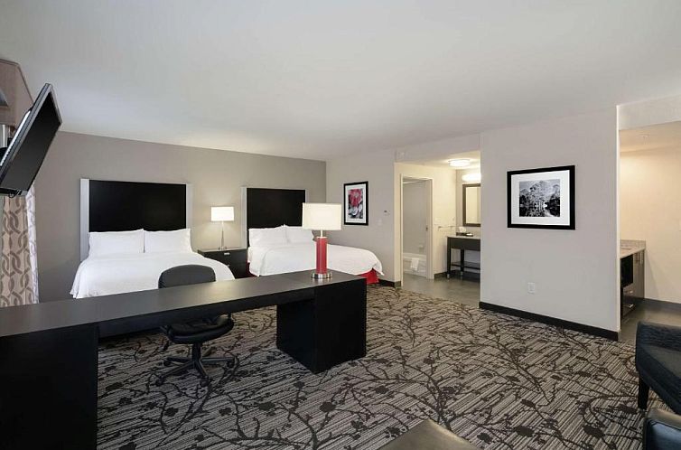 Hampton Inn and Suites Roanoke Airport/Valley View Mall