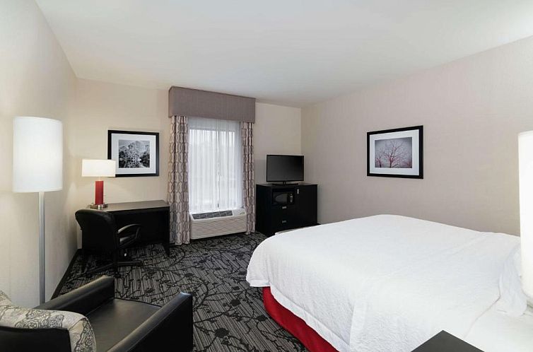 Hampton Inn and Suites Roanoke Airport/Valley View Mall