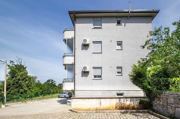 Two-bedroom apartment in Viškovo