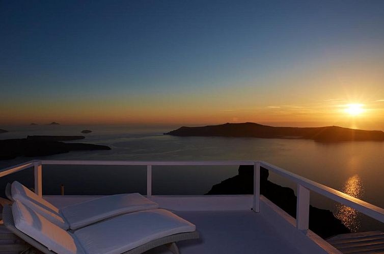 Whitedeck Santorini