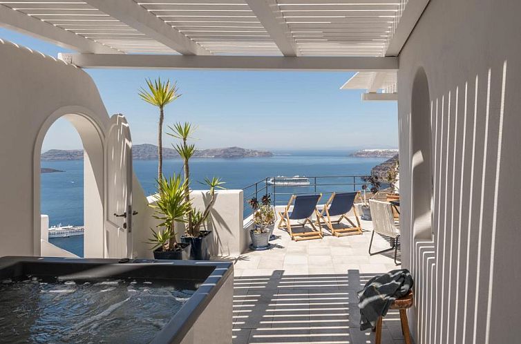 Porto Fira Suites