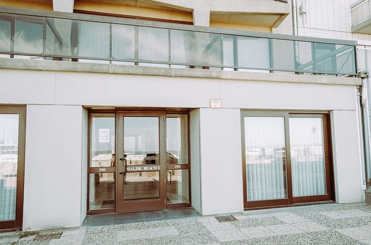 Appartement Pacific with parking and sea view