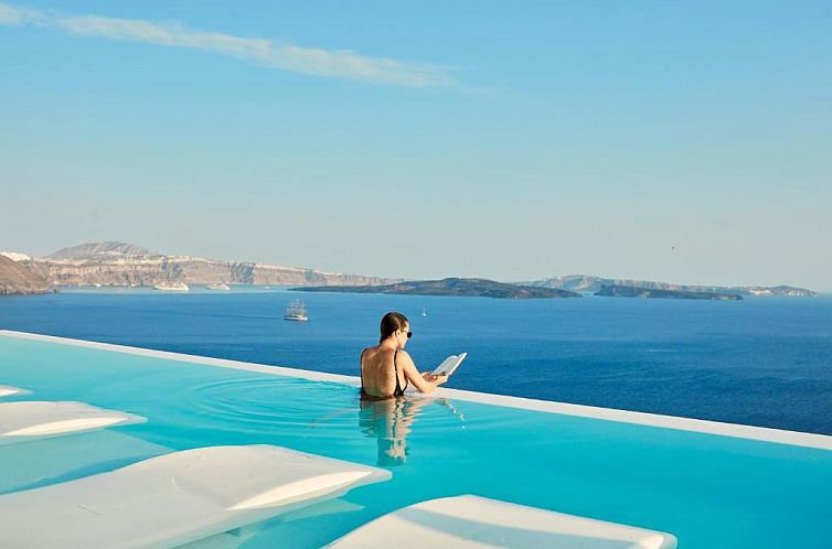 Canaves Oia Suites & Spa