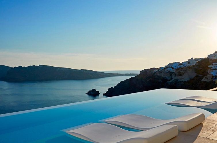 Canaves Oia Suites & Spa