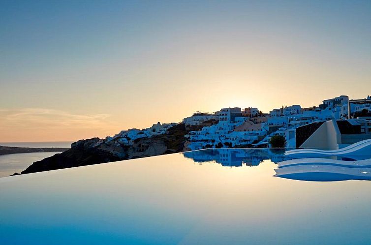 Canaves Oia Suites & Spa