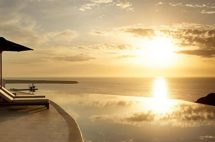 Santo Maris Oia Luxury Suites & Spa