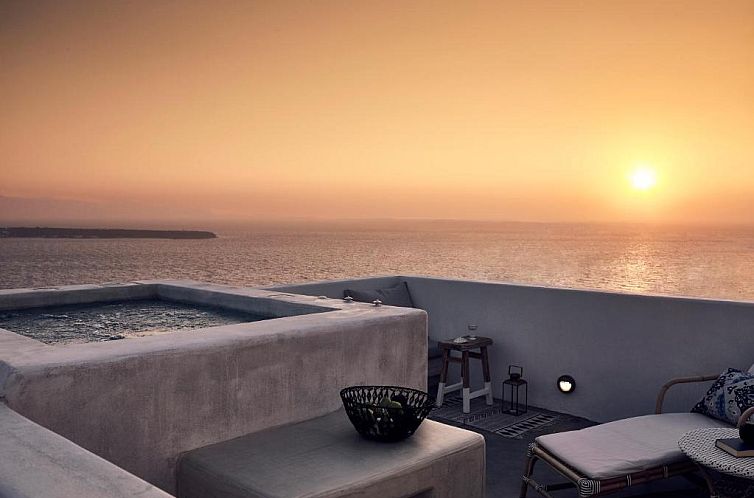 Santo Maris Oia Luxury Suites & Spa