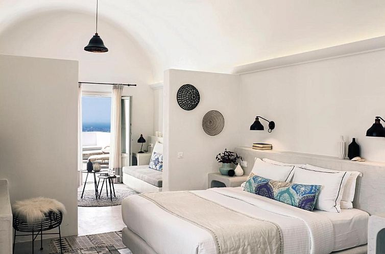 Santo Maris Oia Luxury Suites & Spa